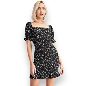 EDIT BY NINE Black Floral Smocked Short Puff Sleeves‎ Mini Dress Medium | NWT
